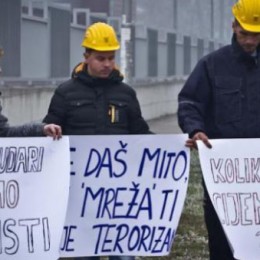 Više od 50 radnika preduzeća Tuzla kvarc stupilo u štrajk glađu