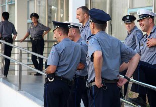 NOVI ZAKON – Prava policajaca izjednačena s drugim zaposlenicima