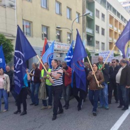 Mirna protestna šetnja radnika