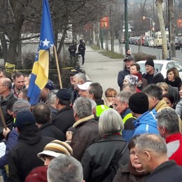 Završen protest pred zgradom Vlade FBiH, ogorčene radnike “Željezare” niko nije želio saslušati